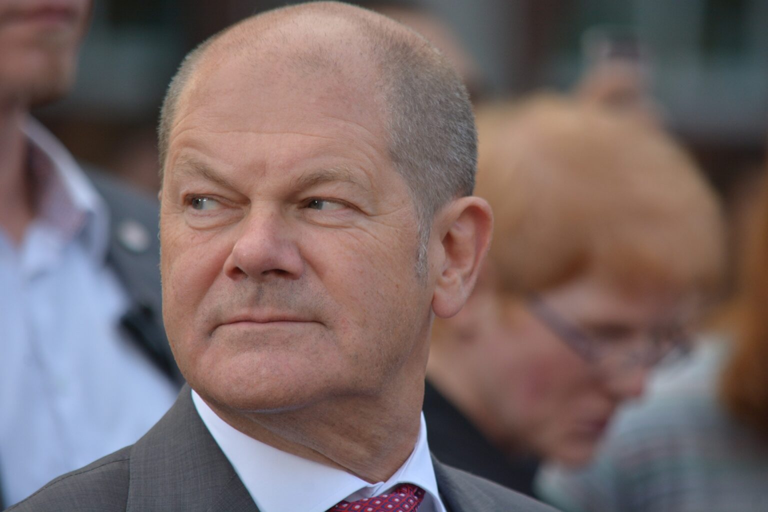 Olaf Scholz ist ein deutscher Politiker. Er ist seit dem 8. Dezember 2021 der neunte Bundeskanzler der Bundesrepublik Deutschland.