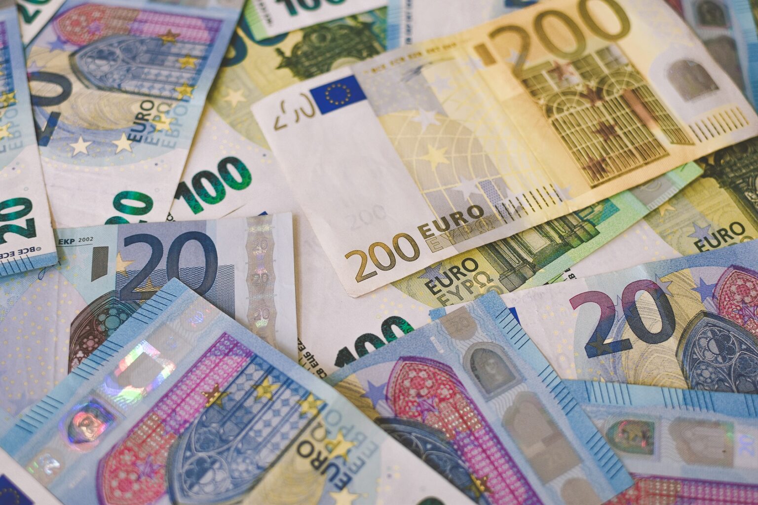 euro-eur-waerung-geld-finanzmann