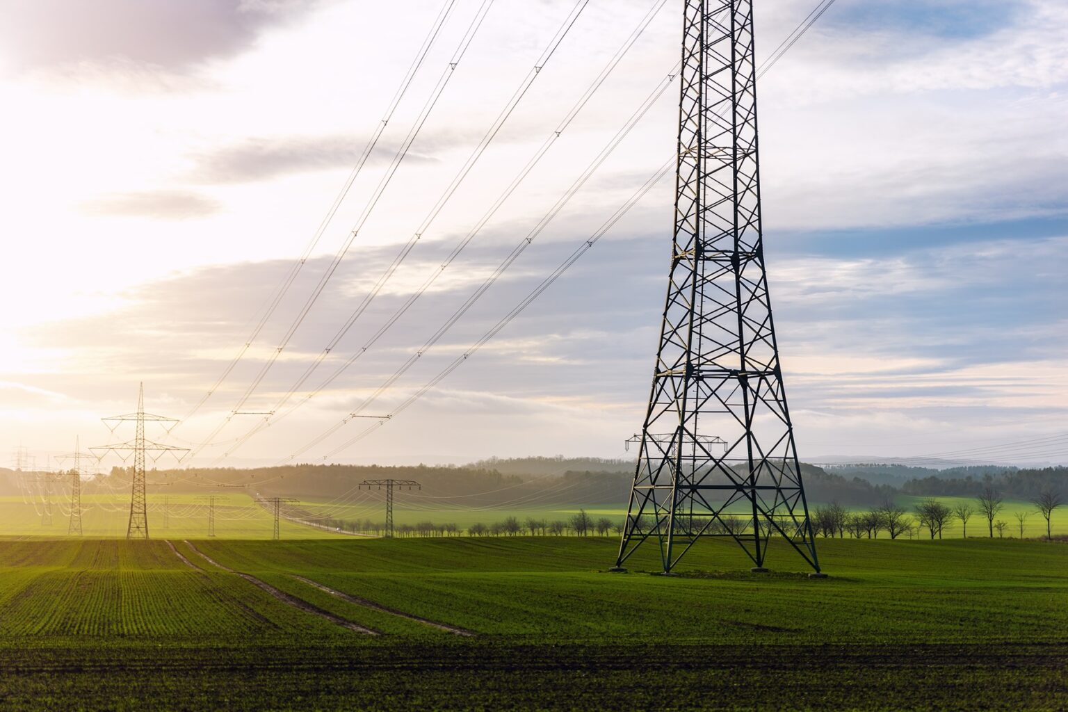 Netzentgelte führen zu höheren Stromkosten, allerdings variieren diese regional. Foto: Finanzmann.com